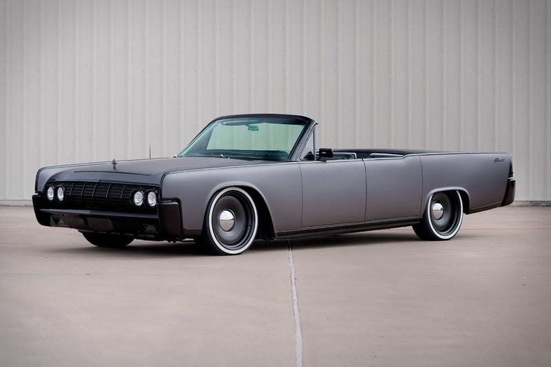 男のロマンそのものと言える Lincoln の1964年製オープン式コンチネンタル セクシーなボディにマットなラッピングと現代的アップデートを施した惚れ惚れする至極の一台をご紹介