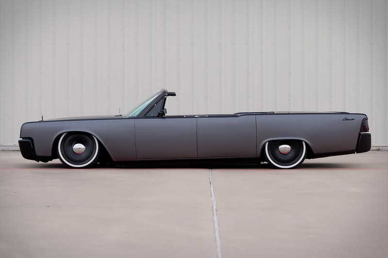 男のロマンそのものと言える Lincoln の1964年製オープン式コンチネンタル セクシーなボディにマットなラッピングと現代的アップデートを施した惚れ惚れする至極の一台をご紹介