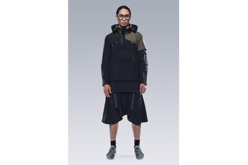 ACRONYM® x Nike Air VaporMax Moc 2 未発表モデルのビジュアルが浮上 攻撃的な色合いを封印した1足が突如〈ACRONYM®〉2018年春夏ルックブックに出現 Air Max Day 3月26日（月） Nike ナイキ Errolson Hugh エロルソン・ヒュー ACRONYM® アクロニウム Air VaporMax Moc 2 2018年春夏ルックブック ダズル迷彩 Airユニット グレー ブラック フレンズ＆ファミリー限定モデル HYPEBEAST ハイプビースト