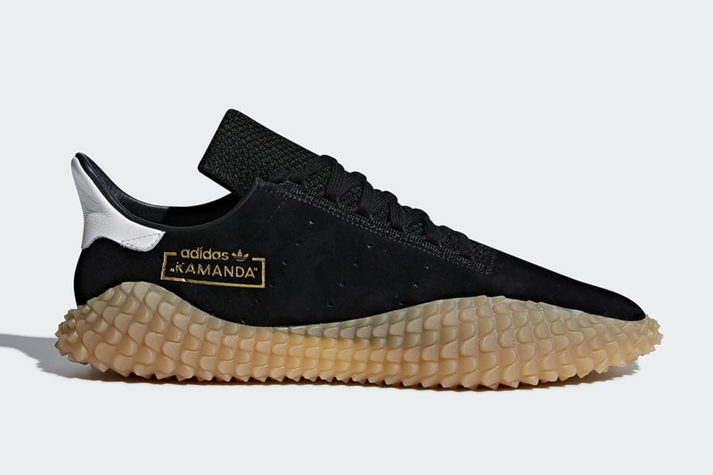 adidas の完全新作スニーカー Kamanda の発売日が判明 昨年末にベールを脱ぎ、続報が待望されて一足が遂に市場へ 昨年末にProphereとほぼタイムラグなくベールを脱いだKamandaは、独特なラバーソールを特徴とする〈adidas（アディダス）〉の完全新作スニーカーとして注目が集まったが、以後音沙汰がなく続報が待望されていた。だが、『Sneaker News』や『END.』など、信頼の置けるアカウントにより、遂に同モデルの発売日が判明。決戦の日は4月28日（現地時間）で、〈adidas〉のオンラインならびに厳選された一部アカウントにはブラックとバーガンディの全2色がデリバリーされるようだ。Campusの代表的なカラーウェイを彷彿させるだけに、購買意欲を駆り立てられる人も少なくないだろう。気になる方はブランドからの正式発表を待ちつつ、カレンダーのマークをお忘れなく。  あわせて、今週末にローンチする〈adidas Originals by Alexander Wang〉のコラボコレクション第3弾もチェックしておこう。