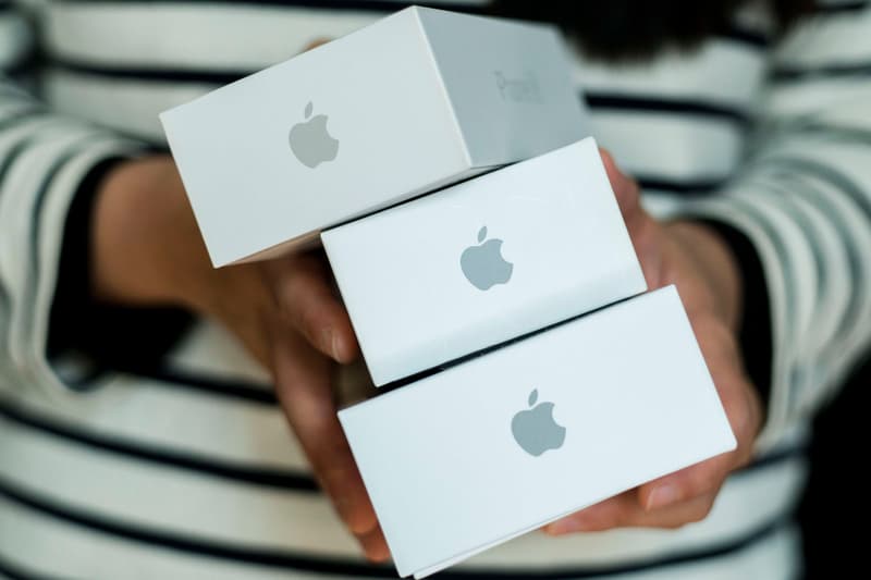 Apple が特許侵害により裁判所から560億円の支払命令を受ける これもハイテク企業の有名税なのか……特許権を行使して巨額の賠償金を奪い取るパテント・トロールの餌食に MacbookやiPhoneなど、人々の生活を豊かにするイノベーションで世界をリードしてきた「Apple(アップル)」が、特許侵害により裁判所から約560億円の支払命令を受けたようだ。訴訟相手は「VirnetX(バーネットX)」。彼らはハイテク企業を標的に特許権を行使して巨額の賠償金やライセンス料を奪い取る、いわゆる“パテント・トロール”と呼ばれる企業だ。実は同社と「Apple」は2010年より戦いを繰り広げてきた間柄で、これまでにもFaceTimeやiMessageの件でクパチーノの企業を提訴してきたが、今回は知的財産訴訟により「Apple」が敗訴したとのこと。「VirnetX」のCEOを務めるKendall Larsen(ケンダル・ラーセン)はこの判決について「証拠は明らかだった」とコメントしているが、「Apple」は支払いを拒否し、次なる訴訟に持ち込む意向だという。 法律を上手く味方につけ、重箱の隅をつつくようなやり方により、パテント・トロールの餌食になってしまった「Apple」。だが、自社電力の100%再生可能エネルギー化やトリプルカメラ搭載の新型iPhoneなど、進化を続ける同社のポジティブなニュースもお見逃しなく。MacbookやiPhoneなど、人々の生活を豊かにするイノベーションで世界をリードしてきた「Apple(アップル)」が、特許侵害により裁判所から約560億円の支払命令を受けたようだ。訴訟相手は「VirnetX(バーネットX)」。彼らはハイテク企業を標的に特許権を行使して巨額の賠償金やライセンス料を奪い取る、いわゆる“パテント・トロール”と呼ばれる企業だ。実は同社と「Apple」は2010年より戦いを繰り広げてきた間柄で、これまでにもFaceTimeやiMessageの件でクパチーノの企業を提訴してきたが、今回は知的財産訴訟により「Apple」が敗訴したとのこと。「VirnetX」のCEOを務めるKendall Larsen(ケンダル・ラーセン)はこの判決について「証拠は明らかだった」とコメントしているが、「Apple」は支払いを拒否し、次なる訴訟に持ち込む意向だという。 法律を上手く味方につけ、重箱の隅をつつくようなやり方により、パテント・トロールの餌食になってしまった「Apple」。だが、自社電力の100%再生可能エネルギー化やトリプルカメラ搭載の新型iPhoneなど、進化を続ける同社のポジティブなニュースもお見逃しなく。