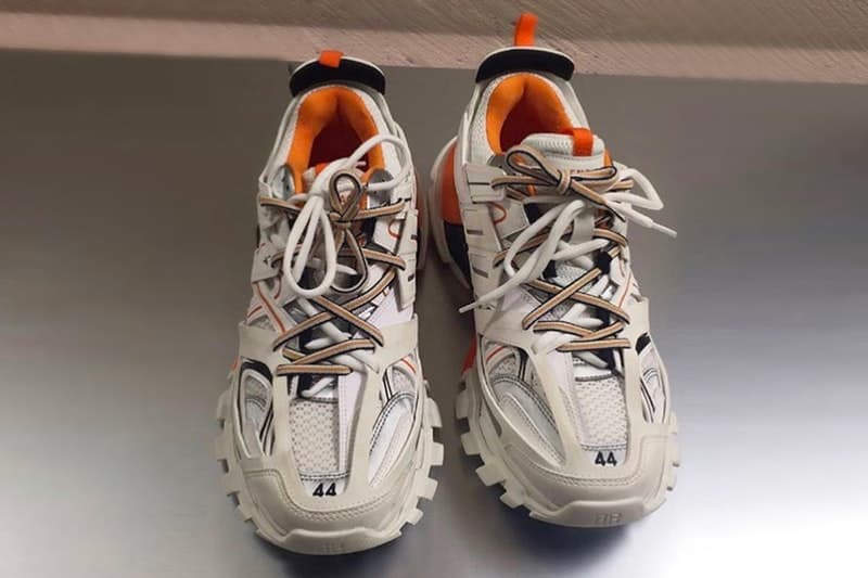 2018年秋冬にリリースが予想される Balenciaga 新作フットウェアのリーク画像が複数登場 オンラインブティック『SNEAKERBOY』が投稿した画像には、パリにて初披露された4種の最新モデルの姿が…… Triple S Speed Trainer ダッドスニーカー Balenciaga バレンシアガ Instagram アカウント @wts1987 リーク画像 SNEAKERBOY トレッキングシューズ Balenciaga Track Demna Gvasalia デムナ・ヴァザリア HYPEBEAST ハイプビースト