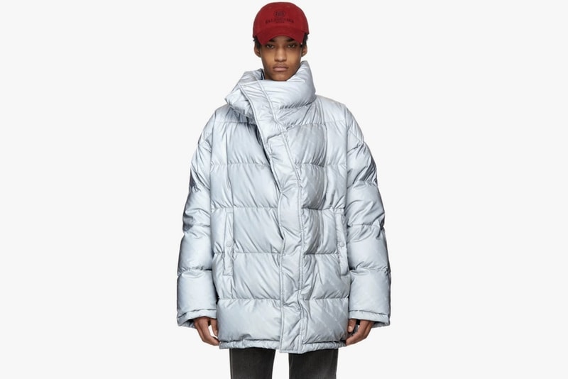 Balenciaga 2018年春夏コレクションのデリバリーアイテム第1弾を一挙公開 季節外れのダウンコートや“Bred”カラーを纏ったTriple Sの新型モデルなど、注目のコレクションピースが登場 第3四半期 3期連続 人気ブランドランキング Balenciaga バレンシアガ 1stドロップ キルティングダウンコート トラックジャケット ダメージデニム Bred Triple S LEATHER WALLET 二つ折り財布 SSENSE HYPEBEAST ハイプビースト