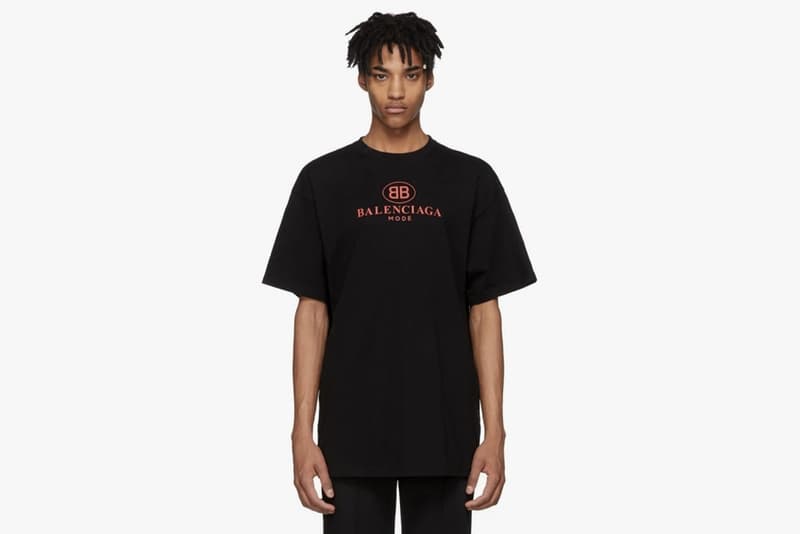 Balenciaga 2018年春夏コレクションのデリバリーアイテム第1弾を一挙公開 季節外れのダウンコートや“Bred”カラーを纏ったTriple Sの新型モデルなど、注目のコレクションピースが登場 第3四半期 3期連続 人気ブランドランキング Balenciaga バレンシアガ 1stドロップ キルティングダウンコート トラックジャケット ダメージデニム Bred Triple S LEATHER WALLET 二つ折り財布 SSENSE HYPEBEAST ハイプビースト
