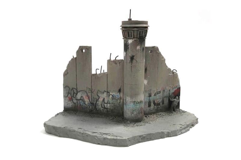 バンクシーが手がけるパレスチナ自治区内のホテルより新作お土産アイテムが登場 Hypebeast Jp