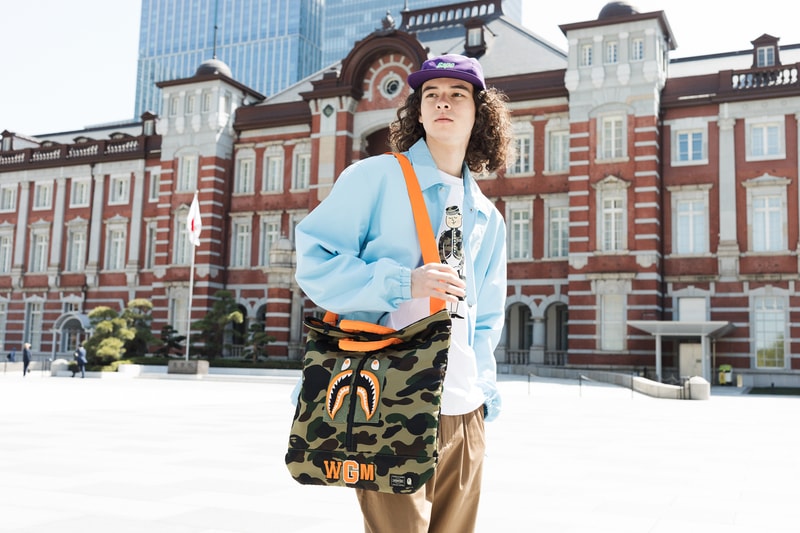 BAPE®️ x PORTER STAND のコラボ企画 “TRUNK SHOW” の情報が解禁 BAPE® CAMO GREENと『PORTER STAND』のテーマカラーであるオレンジが融合した格別なアイテム全12型が登場 説明不要の世界的ストリートブランド〈A BATHING APE®（ア ベイシング エイプ）〉 の25周年と、世界中から愛され続けている吉田カバンのコンセプトショップ『PORTER STAND』の品川駅店オープン4周年を記念して、アニバーサリーコラボレーション企画“TRUNK SHOW”の開催が決定。BAPE® CAMO GREENと『PORTER STAND』のテーマカラーであるオレンジを貴重とした本コラボでは、スノーボードジャケット、MA-1、Tシャツ2種類に加え、Tシャツとショルダートートのセットやウエストバッグ、デイパック、ヘルメットバッグ、トラベルケース、サコッシュ、ミニウォレット、キーケースなど、〈PORTER（ポーター）〉の真髄であるラゲージ類も豊富に展開される。  互いのアイデンティティであるプロダクトを融合した格別な全12型のアイテムは、『PORTER STAND』の品川駅店および東京駅店において、第1弾が4月25日（水）、第2弾が5月19日（土）より先行発売開始。また、『BAPEXCLUSIVE™』の青山、京都、『BAPE STORE® DSM銀座』、そして、『BAPE.COM』では6月16日（土）より全アイテムを一斉リリースするようだ。アイテム一覧ならびに詳細は、こちらからご確認を。  無論、〈Anti Social Social Club（アンチ ソーシャル ソーシャル クラブ）〉x〈BAPE®️〉もお買い逃しのないように。