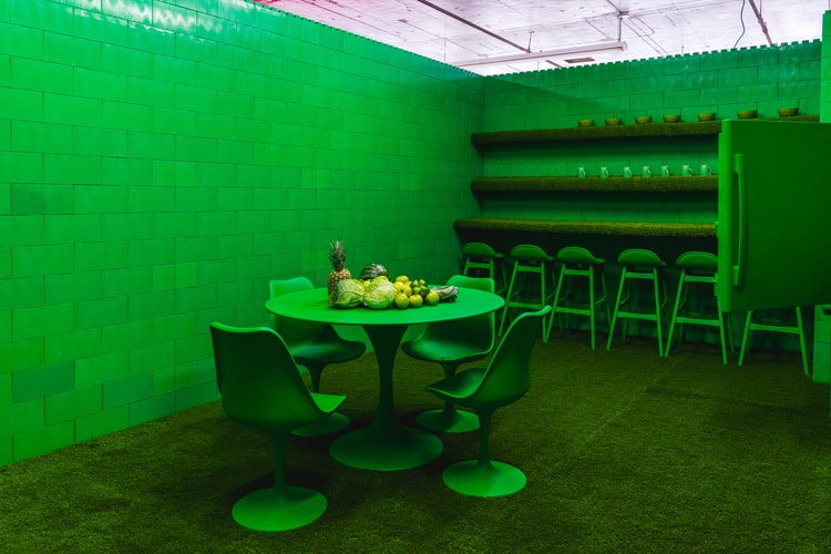 実物さながらのリアル過ぎるスケッチでアート界を席巻する CJ Hendry の個展“MONOCHROME” に潜入