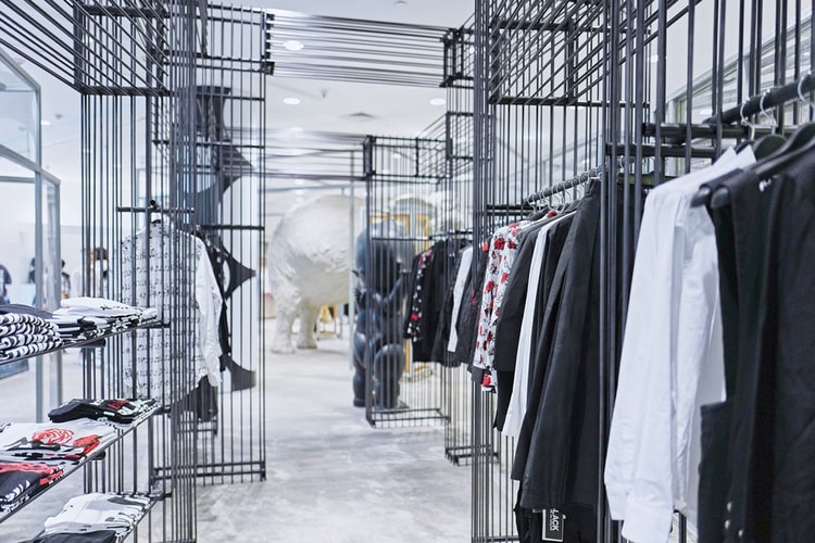 2018年2月に中国・北京にオープンした Dover Street Market Beijing 店内のディテールに迫ったフォトセットが到着
