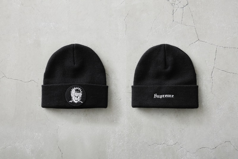 Supreme がホラーの金字塔『ヘル・レイザー』との最新コラボコレクションを発表 セノバイト（魔道士）やパズルボックスを用いた強烈なルックスのコラボアイテムが多数ラインアップ Nike ナイキ NBA UNDERCOVER アンダーカバー Public Enemy パブリック・エナミー Nan Goldin ナン・ゴールディン The North Face ザ・ノース・フェイス RIMOWA リモワ LACOSTE ラコステ Supreme シュプリーム ヘル・レイザー Clive Barker クライヴ・バーカー セノバイト 魔道士 パズルボックス トレンチコート ミリタリージャケット ニットセーター フーディ サッカーシャツ Tシャツ リラックスパンツ ショーツ ニットキャップ スケートデッキ シルバーキーチャーム 28日（土） オンラインストア