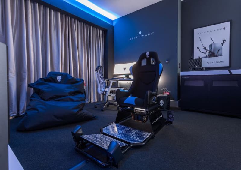 高級ホテル Hilton と Dell が提供するゲーマーのための特別宿泊プラン Alienware Room パナマの海を一望できる絶好のロケーションに最高スペックの設備を準備したゲーマー垂涎の一室