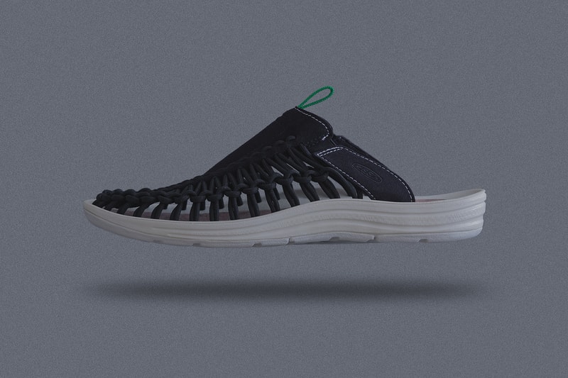 サマーシューズの代名詞 UNEEK 2型を採用した KEEN x mita sneakers コラボコレクション第3弾 心地よさをテーマに都会の喧騒や雑踏を感じさせない深夜の首都高からインスパイアされたUNEEKとUNEEK SLIDEが今週末リリース オープンエアスニーカーという革新的なコンセプトを掲げ、一躍夏季フットウェアの代名詞的存在となった〈KEEN（キーン）〉のUNEEK。その人気の火付け役となった〈KEEN〉x『mita sneakers（ミタスニーカーズ）』の名タッグが帰ってくる。  第3弾となる本コラボでクリエイティブディレクターの国井栄之が採用したのは、UNEEKとかかとのストラップを無くしたスリッパタイプのUNEEK SLIDEの全2型。今回は“Comfortable（心地よい）”をテーマに都会の喧騒や雑踏を感じさせない深夜の首都高から着想を得たカラーパレットを用いながら、クールダウン、スムーズをキーワードにUNEEKシリーズ特有の機能性を具現化。UNEEKに設置されたバンジーコードの先端には、あえて熱収縮チューブを使用することで、〈KEEN〉のモダンクラフトマンシップを強調  今作は"Comfortable(コンフォータブル)"をテーマに"都会の喧騒や雑踏を感じさせない深 夜の首都高"から着想を得たカラーパレットを用いながら"クールダウン"や"スムーズ"のキ ーワードを「UNEEK」シリーズ特有の「機能性」に照らし合わせて具現化。「UNEEK」 に設置された「バンジーコード」の先端には、敢えて「HEAT SHRINK TUBE(熱収縮チュ ーブ)」を使用する事で「KEEN」のモダンクラフトマンシップをディテールで強調している。また、第1弾、第2弾に引き続き、インソールにはコルクインソールを。さらに、スニーカーとの共存という『mita sneakers』らしいコンセプトの象徴として、どちらのモデルにも東京のアイコンカラーであるグリーン採用したカラビナをループさせるタブが配置されている。  価格はUNEEKが12,500円、UNEEK SLIDEが10,000円（どちらも税抜）で、発売日は4月21日（土）。サマーシーズンの準備に、ひとまず『mita sneakers』が提案する都市型UNEEKの購入を検討してみてはいかがだろうか。