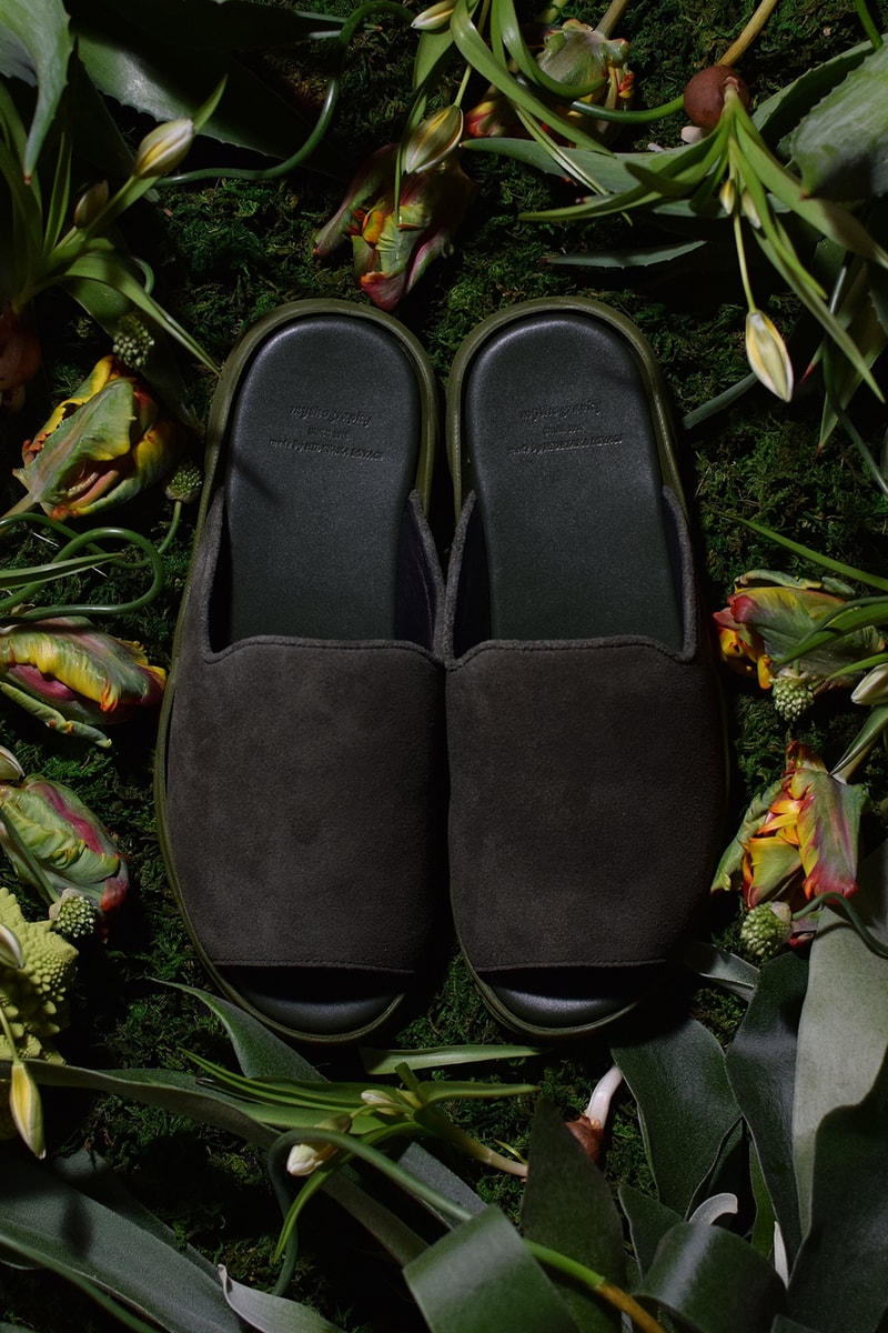 Barneys New York x mythography よりリュクスを極めた大人のスライドサンダルが登場 チープに見えがちな夏スタイルを引き締めるエレガンスな素材使いがポイント スニーカーブティック atmos アトモス ATMOS MEETS BARNEYS NEW YORK スペシャリティストア Barneys New York バーニーズ ニューヨーク 宮城秀貴 mythography ミソグラフィー VIBRAM ビブラム アウトドアハードソール Benassi ベナッシ Adilette アディレッタ ブラック ボルドー グレー 20,000円（税抜） 銀座本店 HYPEBEAST ハイプビースト