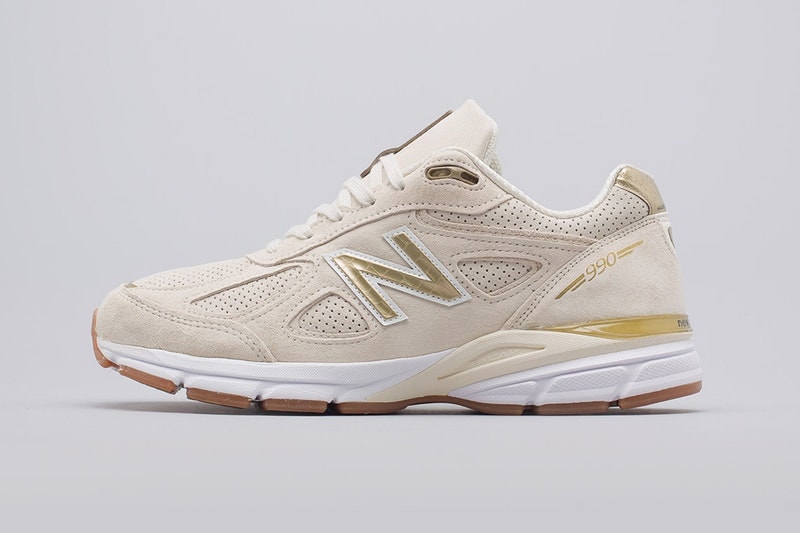 New Balance より優しげな風合いとディテールワークが光る新作 990v4 が登場 ニュートラルな色合いのピッグスキンとゴールドカラーの部分使いが癖になる1足をご覧あれ  New Balance ニューバランス ピッグスキン トゥ ヒールスタビライザー ゴールドカラー スネークレザー Notre 165ドル 約17,717円 HYPEBEAST ハイプビースト