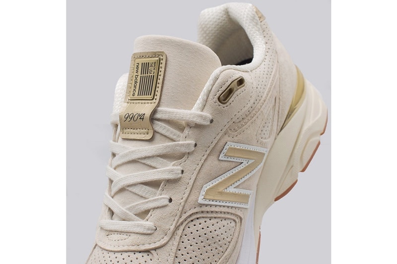 New Balance より優しげな風合いとディテールワークが光る新作 990v4 が登場 ニュートラルな色合いのピッグスキンとゴールドカラーの部分使いが癖になる1足をご覧あれ  New Balance ニューバランス ピッグスキン トゥ ヒールスタビライザー ゴールドカラー スネークレザー Notre 165ドル 約17,717円 HYPEBEAST ハイプビースト
