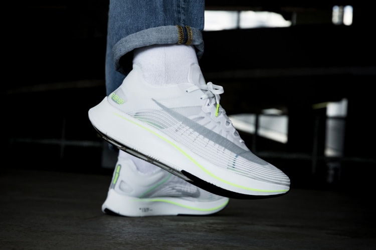 UPDATE:夏感たっぷりのカラーリングを纏った Nike Zoom Fly SP “Volt” にクローズアップ