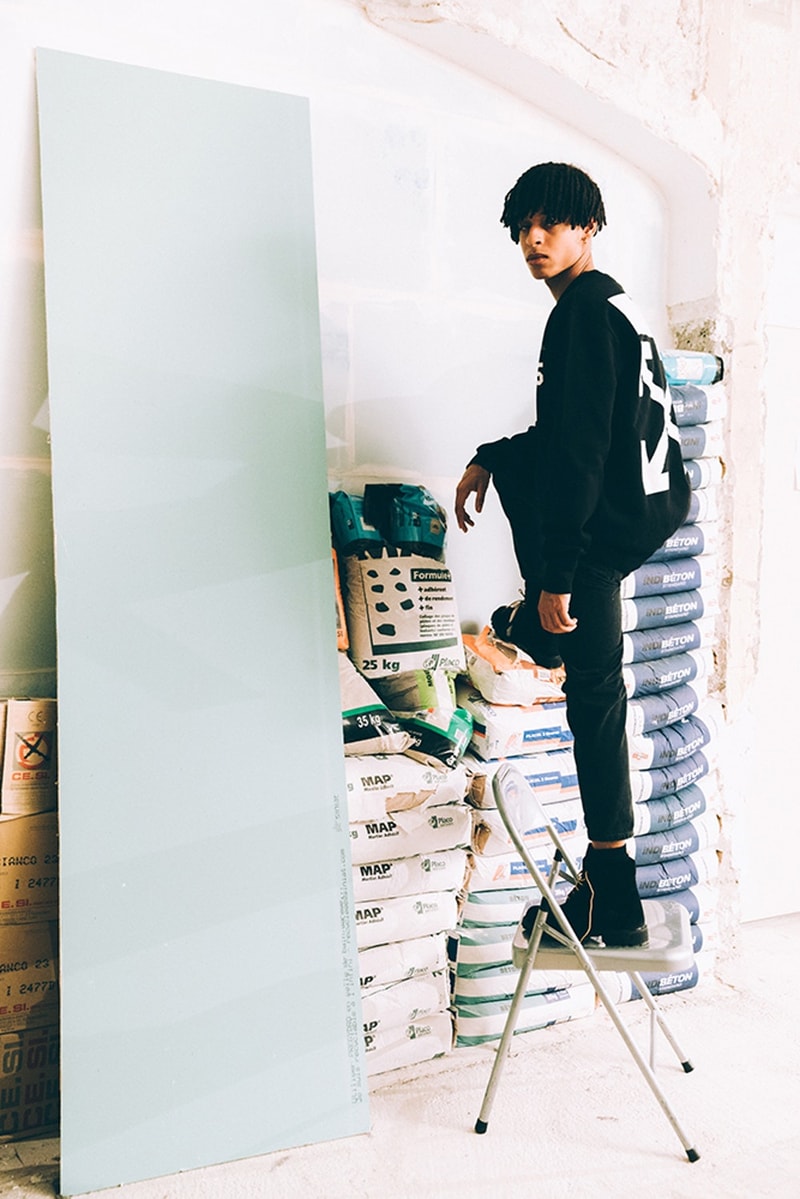 Off-White™️ が東京の旗艦店でカスタマイズイベントを開催 東京店限定のマルチカラーボディも用意され、自分だけの一着を制作できるヴァージルファン垂涎のポップアップ 〈Off-White™️（オフホワイト）〉が、『"SOMETHING & ASSOCIATES" c/o OFF-WHITE™ TOKYO』で“IN ORDER”と題したポップアップ第2弾を開催する。今年1月に『伊勢丹新宿店メンズ館』で催された第1弾からロケーションを東京・南青山にある旗艦店に移して行われる本企画では、Tシャツ、パーカー、スウェット、スウェットパンツ、コートを含む全6型を用意。そして対象商品を購入した人は、0～9の数字とA～Zのアルファベットを合計3文字まで組み合わせることが可能だ。開催期間は、4月27日（金）～5月6日（日）まで。GWを利用して、『"SOMETHING & ASSOCIATES" c/o OFF-WHITE™ TOKYO』まで足を運んでみてはいかがだろうか。  ちなみに、福岡・天神のセレクトショップ『Cherry』が公開したVirgil Abloh（ヴァージル・アブロー）x 村上隆のコラボトートはもうチャックした？  Off-White™️ “IN ORDER” @ "SOMETHING & ASSOCIATES" c/o OFF-WHITE™ TOKYO 住所：東京都港区南青山5-5-25 B1F Tel：03-6712-6839 期間：4月27日（金）〜5月6日（日） 時間：12:00 ~ 20:00 HYPEBEAST