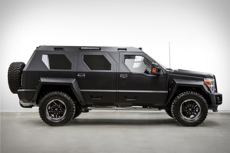 米国有数のカスタムメーカーより超がつくほど武闘派な新型モデル Rhino GX Executive が登場 屈強な見た目とは裏腹に高級バーラウンジ並みのエレガンスな内装を携えたSUVが爆誕 カスタムメーカー U.S. Specialty Vehicles USSV Hummer ハマー Jeep ジープ Rhino GX Executive ライノ GX エグゼクティブ Alpine アルパイン HYPEBEAST ハイプビースト