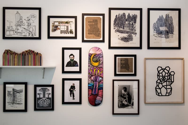 ブロンディ・マッコイやマーク・ゴンザレスら豪華著名人によるアート展 “426m2” に潜入 総勢34名のアート作品がランダムに敷き詰められたストリートな空間をチェック StolenSpace Gallery South Bank LONG LIVE SOUTH BANK 総勢34名 アートエキシビジョン 426m2 スケートデッキ 個性豊かなグラフィック スカルプチャー All a Tremulous Heart Requires Blondey McCoy ブロンディ・マッコイ Gonz ゴンズ Mark Gonzales マーク・ゴンザレス ドラムンベースの帝王 DJ/プロデュサー Goldie ゴールディー ストリートアーティスト D*Face ディフェイス ウィートペーストアーティスト Shepard Fairey シェパード・フェアリー HYPEBEAST ハイプビースト