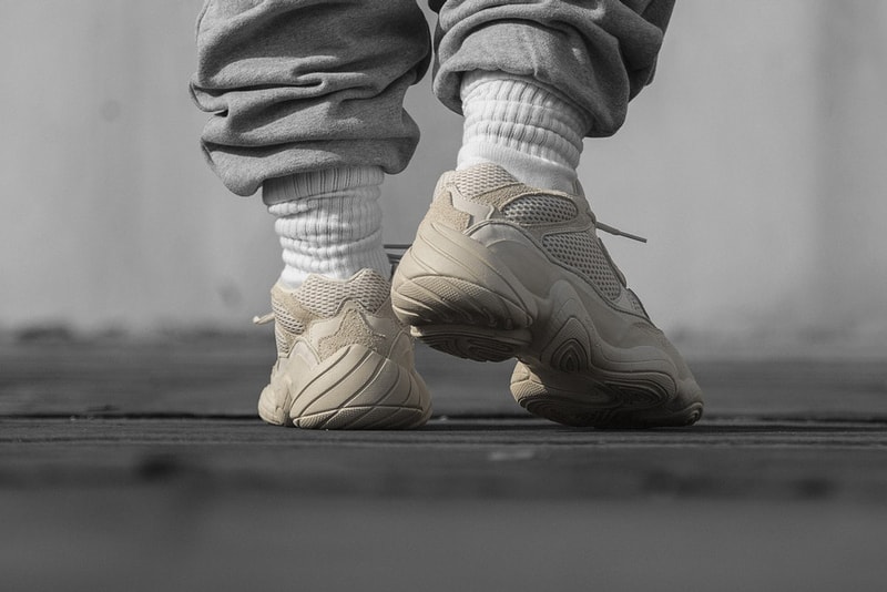 YEEZY 500 BLUSH の HBX 上での抽選販売が決定