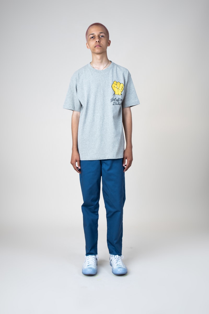 Dickies x UNION LA より古典的なアイテムを現代的に再構築した最新カプセルが登場 懐かしさを感じる色使いとアイコニックなロゴを際立たせた新感覚なワークウェアを提案 KAWS UNION ユニオン Noah ノア ROKIT ロキット Chris Gabbs クリス・ギブス UNION Los Angeles Dickies ディッキーズ GET OFF MY DICKIES コーチジャケット ボタンダウンシャツ フーディ ロングスリーブTシャツ ロゴTシャツ キャップ パステルカラー オンラインストア HYPEBEAST ハイプビースト