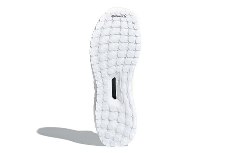 adidas がシティランナーに贈る UltraBOOST Clima より新色 “Solar Yellow” を発表 夏にぴったりのフレッシュな仕上がりのランニングパートナー 街を駆けぬけるランナーたちに〈adidas（アディダス）〉が贈るUltraBOOST Climaより、白を基調とした爽やかなニューカラーがドロップするようだ。本モデルは、蹴り出しから着地までのストライドをバネのような反発力でサポートするBoostと優れたグリップ力を発揮するContinental™ラバーを装備し、皮膚のように吸い付くプライムニットアッパーが軽く、快適なフィット感と通気性を向上。こちらのカラーウェイは全体的にクリーンな印象を与えるものの、アンダーレイの“Solar Yellow”がアクセントをプラスしており、夏のロードワークにぴったりな爽やかな仕上がりとなっている。  UltraBOOST Clima “Solar Yellow”は、6月14日（現地時間）よりスリーストライプスのブランドの一部取り扱い店舗にデリバリーされる見込みなので、キーアカウントからのアナウンスをお見逃しなく。  同じく〈adidas〉より来月のリリースが有力視されている新作スニーカー、Rascal（ラスカル）の情報もチェックしてみてはいかがだろうか。 HYPEBEAST