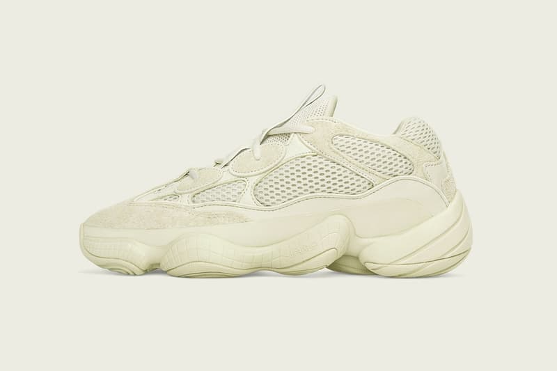 YEEZY 500 の新色 “Supermoon Yellow” の国内取扱店舗＆発売日が決定 異素材のコントラストでどこか幻想的な雰囲気さえ漂う一足が遂に市場へ スニーカーシーンに絶えず話題を振りまく〈adidas（アディダス）〉とKanye West（カニエ・ウェスト）のコラボレートライン“adidas + KANYE WEST”より、YEEZY 500の新色“Supermoon Yellow”に関する国内取扱店舗＆発売日の情報が到着した。牛革のスエード、高品質なレザー、そしてメッシュと3種類の異素材でアッパーを構成した本作は、ダイカットのEVAミッドソールと高摩耗性のラバーアウトソールを搭載し、adiPRENE+ Cushioningが優れた衝撃吸収性と反発力を提供。さらにシューレースのアイレットにはリフレクターを搭載し、 暗所での可視性を確保することにも成功している。  YEEZY 500 “Supermoon Yellow”の国内発売日は6月9日（土）で、価格は25,000円（税抜）。取扱店舗一覧は、以下のリストをチェック。  ちなみに、’Yeは現在〈YEEZY（イージー）〉と自身のプロモーションを担当する広報役を探しているようだが、彼が設けた募集要項はご存知？  YEEZY 500 “Supermoon Yellow” 取扱店舗 アディダス オリジナルス フラッグシップ ストア トウキョウ アディダス オンラインショップ http://shop.adidas.jp/originals/yeezy/  mita sneakers Styles 代官山 伊勢丹新宿店 Undefeated Tokyo United Arrows & Sons GR8 BEAMS 原宿 BILLY’S ENT The HEARTBREAKERS atmos Blue Omotesando HYPEBEAST