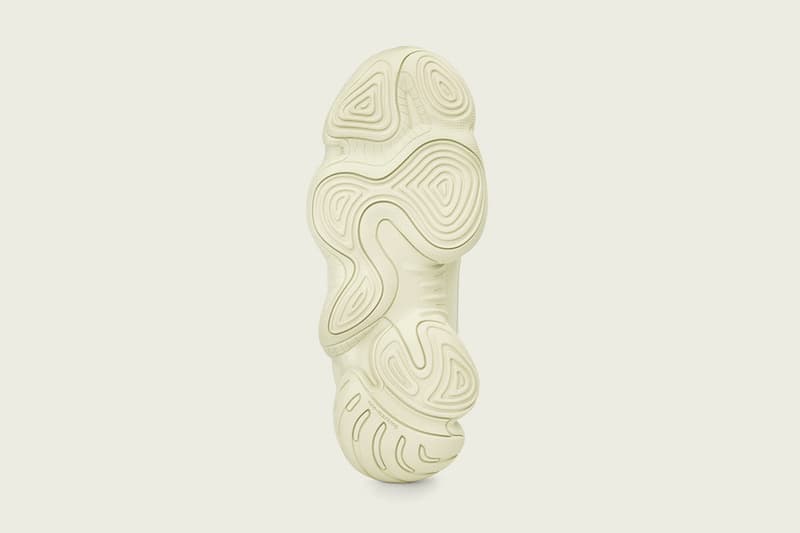 YEEZY 500 の新色 “Supermoon Yellow” の国内取扱店舗＆発売日が決定 異素材のコントラストでどこか幻想的な雰囲気さえ漂う一足が遂に市場へ スニーカーシーンに絶えず話題を振りまく〈adidas（アディダス）〉とKanye West（カニエ・ウェスト）のコラボレートライン“adidas + KANYE WEST”より、YEEZY 500の新色“Supermoon Yellow”に関する国内取扱店舗＆発売日の情報が到着した。牛革のスエード、高品質なレザー、そしてメッシュと3種類の異素材でアッパーを構成した本作は、ダイカットのEVAミッドソールと高摩耗性のラバーアウトソールを搭載し、adiPRENE+ Cushioningが優れた衝撃吸収性と反発力を提供。さらにシューレースのアイレットにはリフレクターを搭載し、 暗所での可視性を確保することにも成功している。  YEEZY 500 “Supermoon Yellow”の国内発売日は6月9日（土）で、価格は25,000円（税抜）。取扱店舗一覧は、以下のリストをチェック。  ちなみに、’Yeは現在〈YEEZY（イージー）〉と自身のプロモーションを担当する広報役を探しているようだが、彼が設けた募集要項はご存知？  YEEZY 500 “Supermoon Yellow” 取扱店舗 アディダス オリジナルス フラッグシップ ストア トウキョウ アディダス オンラインショップ http://shop.adidas.jp/originals/yeezy/  mita sneakers Styles 代官山 伊勢丹新宿店 Undefeated Tokyo United Arrows & Sons GR8 BEAMS 原宿 BILLY’S ENT The HEARTBREAKERS atmos Blue Omotesando HYPEBEAST