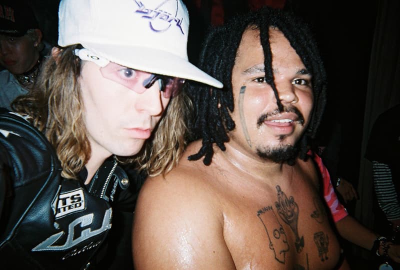 Back to Film:Spaghetti Boys が記録した NUBIAN HARAJUKU のオープニングイベント A$AP Rockyの客演にも迎えられたシカゴの新鋭ラッパー Famous Dexが参戦し、世界的ファッションアイコンのルカ・サバトも乱入 世界最大規模の野外フェス「Coachella(コーチェラ)」にも出演し、誰もが知るビッグレーベルとのコラボレートも噂されているSpaghetti Boys(スパゲッティ ボーイズ)は、DJとしての活動のみならず、〈Off-White™️(オフホワイト)〉や〈Heron Preston(ヘロン プレストン)〉にもパートナーに招聘され、その名を冠したブランドが人気沸騰中だ。『ビーバス・アンド・バットヘッド』などに象徴される90年代のコミカルな世界観を取り入れたアパレルは瞬く間にファンの心を掴み、先日は移転リニューアルを遂げた『NUBIAN HARAJUKU』で世界初のストア展開も決定したばかり。そのSpaghetti Boysにレンズ付きフィルムカメラを託し、『1OAK』で開催された『NUBIAN HARAJUKU』のオープニングイベントの様子をキャプチャーしてもらった。 “NUBIAN HARAJUKU -GRAND OPENING PARTY-”には、A$AP Rocky(エイサップ・ロッキー)の客演に迎えられ、#JapanChallengeのタグで爆発的ヒットを記録した“JAPAN”のリリースも記憶に新しいシカゴ出身の新鋭ラッパー、Famous Dex(フェイマス デックス)が参戦。また、同時期に来日していたカリスマモデル、Luka Sabbat(ルカ・サバト)も乱入し、満員の会場は終始熱気に包まれていたようだ。 Spaghetti Boysの注目度の高さが伺える“Back to Film”を是非、上のフォトギャラリーからチェックしてみてほしい。〈HUF(ハフ)〉のクリエイティブチームやDesiigner(デザイナー)なども参加した同企画のアーカイブ記事は、こちらからプレイバック。