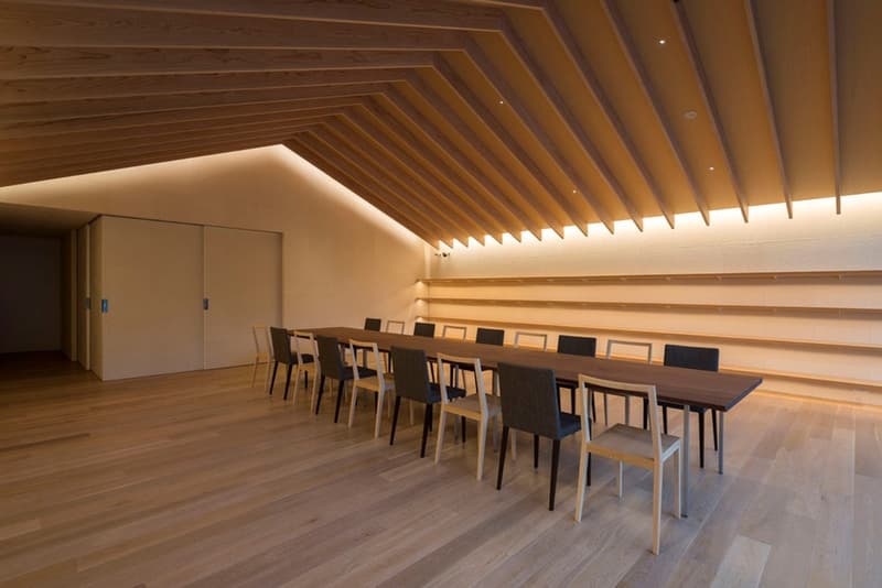 隈研吾が手がける由布院の街並みに調和した COMICO ART MUSEUM YUFUIN 村上隆や杉本博司の作品を展示する周囲の自然を尊重した小さな美術館