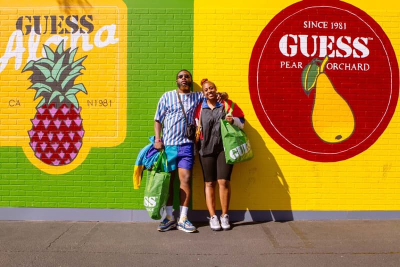 ハッピームードに染まった GUESS 主催の “Farmers Market” をレポート ショーン・ワザーズプーンと〈GUESS Jeans U.S.A.〉によるコラボアイテムに加え、〈Pintrill〉や〈Chainatown Market〉などを迎えた限定グッズもラインアップ VOTE FORWARD Sean Wotherspoon ショーン・ワザーズプーン GUESS Jeans U.S.A. ゲス ジーンズ U.S.A. Farmers Market The Pancake Epidemic Darren Romanelli ダレン・ロマンネリ MEDICOM TOY ベアブリック メディコム・トイ Pleasures プレジャーズ Chinatown Market チャイナタウンマーケット Pintrill ピントリル SOME WARE サム ウェア Cali Thornhill Dewitt カリ・ソーンヒル・デウィット HYPEBEAST ハイプビースト