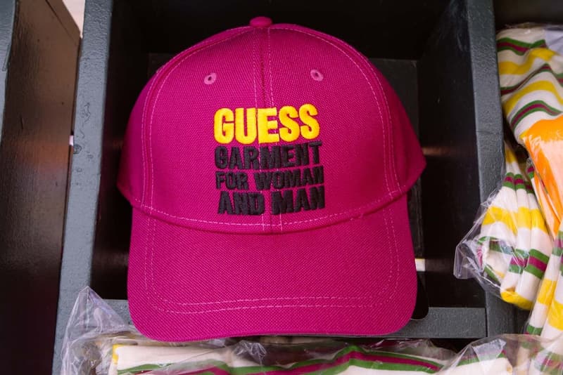 ハッピームードに染まった GUESS 主催の “Farmers Market” をレポート ショーン・ワザーズプーンと〈GUESS Jeans U.S.A.〉によるコラボアイテムに加え、〈Pintrill〉や〈Chainatown Market〉などを迎えた限定グッズもラインアップ VOTE FORWARD Sean Wotherspoon ショーン・ワザーズプーン GUESS Jeans U.S.A. ゲス ジーンズ U.S.A. Farmers Market The Pancake Epidemic Darren Romanelli ダレン・ロマンネリ MEDICOM TOY ベアブリック メディコム・トイ Pleasures プレジャーズ Chinatown Market チャイナタウンマーケット Pintrill ピントリル SOME WARE サム ウェア Cali Thornhill Dewitt カリ・ソーンヒル・デウィット HYPEBEAST ハイプビースト