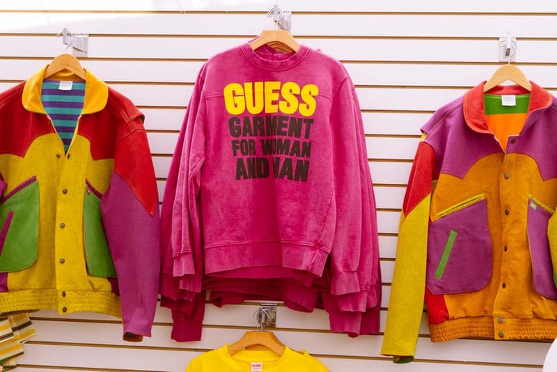 ハッピームードに染まった GUESS 主催の “Farmers Market” をレポート ショーン・ワザーズプーンと〈GUESS Jeans U.S.A.〉によるコラボアイテムに加え、〈Pintrill〉や〈Chainatown Market〉などを迎えた限定グッズもラインアップ VOTE FORWARD Sean Wotherspoon ショーン・ワザーズプーン GUESS Jeans U.S.A. ゲス ジーンズ U.S.A. Farmers Market The Pancake Epidemic Darren Romanelli ダレン・ロマンネリ MEDICOM TOY ベアブリック メディコム・トイ Pleasures プレジャーズ Chinatown Market チャイナタウンマーケット Pintrill ピントリル SOME WARE サム ウェア Cali Thornhill Dewitt カリ・ソーンヒル・デウィット HYPEBEAST ハイプビースト