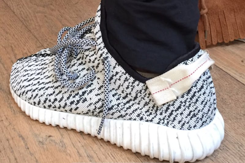 カニエ・ウェストが YEEZY BOOST 350 のオリジナルサンプルを公開