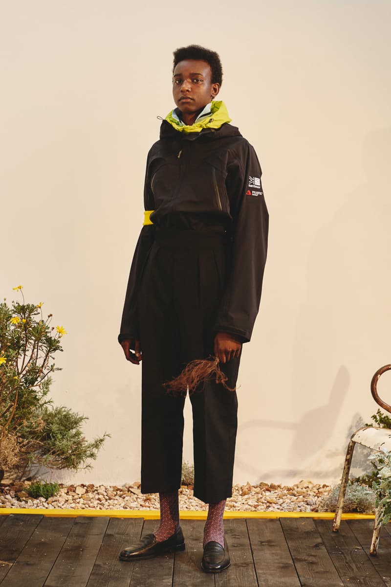 デザインと機能性を高次元で両立する karrimor 2018年夏コレクション キャンプ、夏フェス、タウンユースまで、あらゆるアウトドアシチュエーションで能力を発揮する高機能ウェアを展開 “Carry more(もっと運べる)”というワードにブランド名の由来を持つ〈Karrimor(カリマー)〉は、1946年の創業以来、世界的な登山家やストリートにおけるデイリーユースまで、機能性とデザイン性を高次元で両立するイギリス発のアウトドアブランドである。その〈Karrimor〉から2018年夏のルックブックが到着。今季のラインナップでは、“back yard”というテーマのもと、山、草原、川、海といったシーンを限定せず、大自然、街中、庭先の身近なアウトドアフィールドまで幅広く楽しめるコレクションを展開。無駄のないシンプルなウェアは街中でもスタイリングをしやすく、それでいてあらゆるアウトドアシチュエーションにおいて能力の高さを発揮してくれるはずだ。今夏の野外フェスでも大活躍すること間違いなしな最新コレクションのビジュアルを是非、上のフォトギャラリーからチェックしてみてほしい。 『HYPEBEAST』がご紹介するこの夏のフェス情報や、その他ファッションニュースの数々もお見逃しなく。