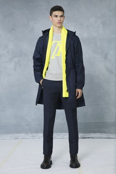 メゾンとしての威厳とクリエイティブ性を追求した Louis Vuitton 2018年秋冬プレコレクション キム・ジョーンズが約7年間過ごした〈LV〉に伝えたかった一言は、“Louis Vuitton Merci(ルイ・ヴィトンありがとう)” Virgil Abloh ヴァージル・アブロー Kim Jones キム・ジョーンズ Louis Vuitton ルイ・ヴィトン Dior Homme ディオール・オム 2018年秋冬プレコレクション ルックブック LV Louis Vuitton Merci ルイ・ヴィトンありがとう Vivienne ヴィヴィエンヌ ムートンコート トラッカージャケット サイコロ 開襟シャツ モノグラム模様 デニムパンツ HYPEBEAST ハイプビースト