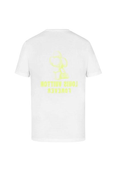 メゾンとしての威厳とクリエイティブ性を追求した Louis Vuitton 2018年秋冬プレコレクション キム・ジョーンズが約7年間過ごした〈LV〉に伝えたかった一言は、“Louis Vuitton Merci（ルイ・ヴィトンありがとう）” Virgil Abloh ヴァージル・アブロー Kim Jones キム・ジョーンズ Louis Vuitton ルイ・ヴィトン Dior Homme ディオール・オム 2018年秋冬プレコレクション ルックブック LV Louis Vuitton Merci ルイ・ヴィトンありがとう Vivienne ヴィヴィエンヌ ムートンコート トラッカージャケット サイコロ 開襟シャツ モノグラム模様 デニムパンツ HYPEBEAST ハイプビースト