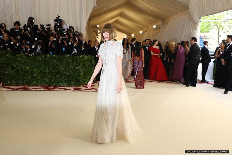 モードの祭典 MET Gala 2018 に来場したセレブリティたちを激写 〈Louis Vuitton〉の初見スーツに身を包んだヴァージル・アブローやカイリー・ジェンナーの腰に手を回し登場したTravis Scottら、各界のスターの着こなしをチェック Vogue Anna Wintour アナ・ウィンター MET Gala 2018 ファッション 音楽 エンターテイメント アート Maison Margiela メゾン・マルジェラ Rihanna リアーナ Louis Vuitton ルイ・ヴィトン Nike ナイキ Air Jordan 1 Virgil Abloh ヴァージル・アブロー Alexander Wang アレキサンダー・ワン Travis Scott トラヴィス・スコット Kylie Jenner カイリー・ジェンナー Chrome Hearts クロムハーツ Bella Hadid ベラ・ハディッド ブラックパンサー Chadwick Boseman チャドウィック・ボーズマン Gucci グッチ Alessandro Michele アレッサンドロ・ミケーレ Luka Sabbat ルカ・サバット HYPEBEAST ハイプビースト