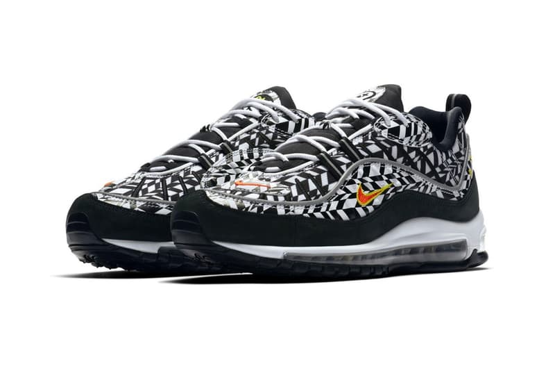 Nike より強烈な総柄プリントを採用した Air Max 98 “AOP” パックが登場 幾何学模様とカモ柄の個性豊かな2パターンがラインアップ スニーカーブームも一段落した90年代後半に登場したAir Max 98は、伝説のAir Max 95の生みの親、Sergio Lozano(セルジオ・ロザーノ)によって生み出されたシューズであるが、本モデルはそのアッパーのデザインや構成から、前年に発売された兄貴分のAir Max 97と比べるとカラフルで派手めの配色や素材を用いてリリースされる傾向にある。今回発表された“AOP(All-Over Print) ”パックでもその特徴が全面に出されている。 ブラック/ホワイトは〈ACRONYM®(アクロニウム)〉のAir VaporMax Moc 2にも通ずる幾何学模様が印象的であるが、ブラックのシュータンとマッドガードを装着することによって実際のデザイン以上に引き締まった印象を与える。一方、カモフラージュモデルは、部位によって異なるトーンのカモ柄がグラデーションのアッパーを構成。こちらのシュータンでも先述の幾何学模様が確認できる。両カラーウェイともにリフレクティブ素材のパイピングがあしらわれ、イエローで縁取りしたオレンジの小さなスウッシュを刺繍。そして、ソールはシンプルにホワイトのミッドソールに、当時の最先端テクノロジーであったフルレングスのMAX AIRが組み込まれ、アウトソールをブラックで仕上げている。 Air Max 98 “AOL”パックの発売日は5月31日(現地時間)、価格は160ドル(約176,00円)となる模様。上のフォトロールより各カラーウェイをチェックし、国内展開については〈Nike(ナイキ)〉からの続報を待とう。 HYPEBEAST