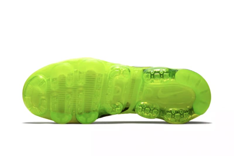 抜群の個性を誇る Air VaporMax Flyknit 2.0 “Volt” が近々リリース？ 周囲の視線を独り占めするヴィヴィッドイエローの名作をチェック Off-White™️ オフホワイト Air Zoom Spiridon エア ズーム スピリドン Dog Mountain ドッグマウンテン Nike ナイキ Air VaporMax Flyknit 2.0 @chickenwopstore Flyknitアッパー Airユニット Volt 190ドル 約20,693円 HYPEBEAST ハイプビースト