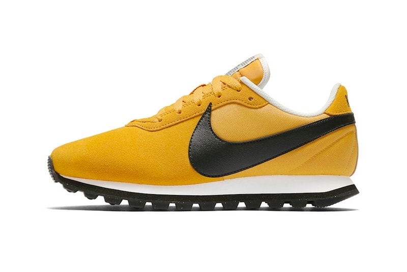 Nike がヴィンテージのランニングモデルを彷彿させる新作 Pre-Love OX を発表 ランニング界に革命を起こした不朽の名作のDNAを現代へと継承した〈Nike〉の新たな意欲作 〈Nike（ナイキ）〉と聞くと、やはりJordanシリーズやAir Maxなどを想像しがちだが、創設者であるBill Bowerman（ビル・バウワーマン）は元々陸上のトラックフィールドコーチであり、ブランドのルーツはランニングにある。その〈Nike〉を一流ブランドへと押し上げたのは他でもない、Billが開発した不朽の名作、Cortezだろう。その洗練されたフォルムと優れたクッショニングはスニーカーシーンに革命をもたらし、CortezのヴィンテージはWaffle RacerやLD-1000などと並び、伝説として現代に語り継がれている。  その〈Nike〉がブランドの原点に立ち返り、Pre-Love OXと題した新作を発表。山吹色を纏った本作からは、前述のランニングモデルのDNAを感じることだろう。特筆すべきディテールは、表裏を反転してあしらわれたシュータンのタグ。通常は筆記体ロゴが表に来るはずだが、Pre-Love OXでは商品説明の面を外側にしてタグが縫い付けられている。また、左右のヒールタブにも“NIKE”と“SWOOSH”の文字をそれぞれ並べ、アウトソールもAir Maxなどと比較して溝の深いものを採用している。  Pre-Love OXの発売日に関する詳細は明らかになっていないが、早ければ今年7月にもオンラインに登場する見込み。〈Nike〉はいつものごとく、『SNKRS』のアップデートを随時確認していこう。  同じくヴィンテージの香りが漂う〈Nike ACG〉の 2018年春夏コレクションもお見逃しなく。 HYPEBEAST