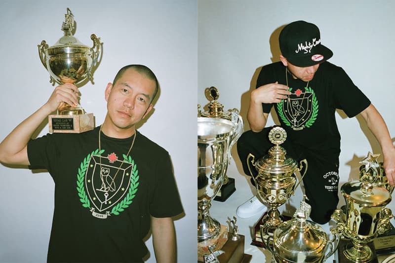 October's Very Own が横浜のレゲエサウンド Mighty Crown とコラボレーション 〈OVO〉が設立され、Mighty Crownがジャマイカでタイトル2連覇を成し遂げた2008年にトリビュート 近頃はNBA問題や〈adidas(アディダス)〉への禁断の移籍などで話題になるDrake(ドレイク)だが、久しぶりに〈October's Very Own(オクトーバーズ ベリー オウン)〉から新たなトピックが舞い込んできた。しかも、日本のファンは歓喜すべきだろう。何と〈OVO〉が、1991年から横浜をベースに世界で活躍するダンスホール・レゲエ・サウンド、Mighty Crown(マイティークラウン)とエディトリアルでコラボレーションを実施したのだ。@welcomeovoは、SAMI-Tをフィーチャーしたルックビジュアルを投稿。そこでは、Tシャツやスウェットのセットアップなど、〈OVO〉が設立され、Mighty Crownがジャマイカでタイトル2連覇を果たした2008年にトリビュートを捧げるアイテムがクローズアップされている。 各アイテムは現在、〈OVO〉のオンラインストアで販売中。すでにサイズ切れのアイテムも存在するので、気になる方はお早めに。 あわせて、〈adidas〉への禁断の移籍の決定的証拠となりうるAir Jordan 4 “Raptors”のリークビジュアルもチェックしてみてはいかがだろうか。