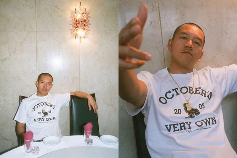 October's Very Own が横浜のレゲエサウンド Mighty Crown とコラボレーション 〈OVO〉が設立され、Mighty Crownがジャマイカでタイトル2連覇を成し遂げた2008年にトリビュート 近頃はNBA問題や〈adidas(アディダス)〉への禁断の移籍などで話題になるDrake(ドレイク)だが、久しぶりに〈October's Very Own(オクトーバーズ ベリー オウン)〉から新たなトピックが舞い込んできた。しかも、日本のファンは歓喜すべきだろう。何と〈OVO〉が、1991年から横浜をベースに世界で活躍するダンスホール・レゲエ・サウンド、Mighty Crown(マイティークラウン)とエディトリアルでコラボレーションを実施したのだ。@welcomeovoは、SAMI-Tをフィーチャーしたルックビジュアルを投稿。そこでは、Tシャツやスウェットのセットアップなど、〈OVO〉が設立され、Mighty Crownがジャマイカでタイトル2連覇を果たした2008年にトリビュートを捧げるアイテムがクローズアップされている。 各アイテムは現在、〈OVO〉のオンラインストアで販売中。すでにサイズ切れのアイテムも存在するので、気になる方はお早めに。 あわせて、〈adidas〉への禁断の移籍の決定的証拠となりうるAir Jordan 4 “Raptors”のリークビジュアルもチェックしてみてはいかがだろうか。