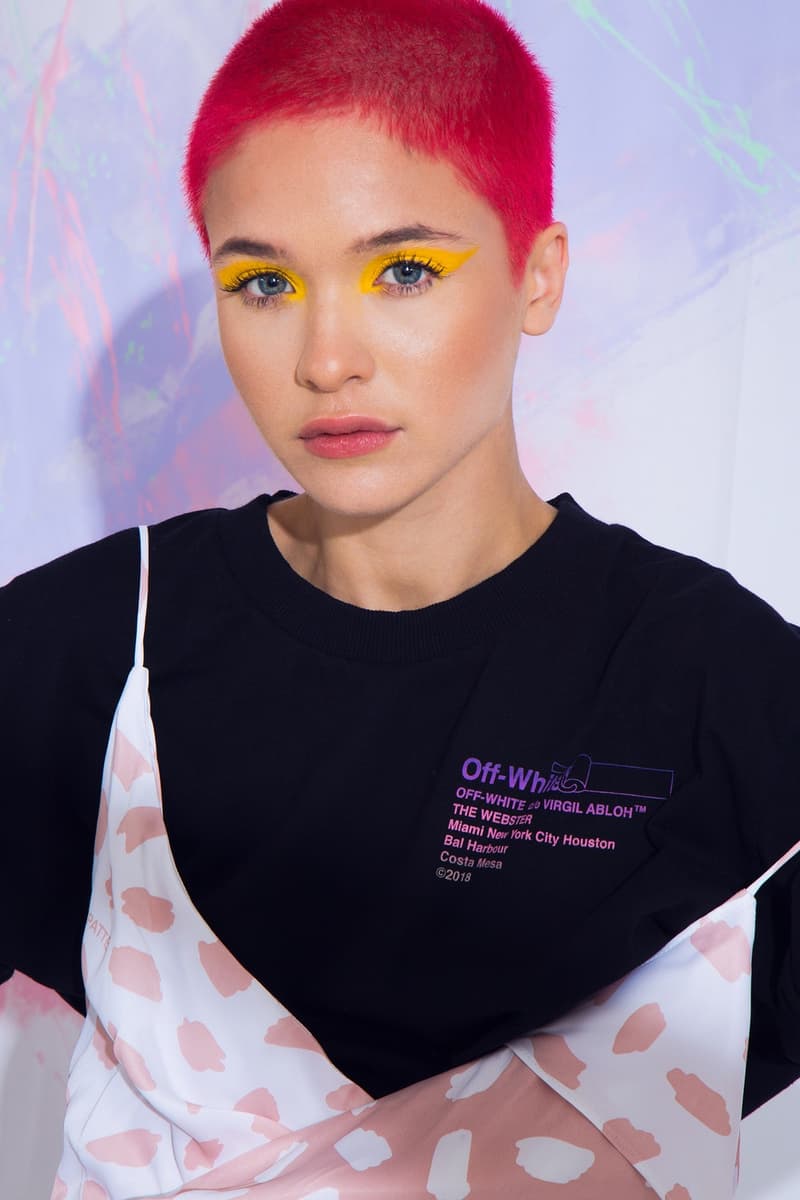 Off-White™ と The Webster が夏の訪れを感じさせる色鮮やかなカプセルコレクションを制作 アンディ・ウォーホルやジャスパー・ジョーンズが活躍した60年代のソーホーが着想源 HYPEBEAST 今年1月に〈Raf Simons（ラフ・シモンズ）〉ともコラボレーションした高感度セレクト『The Webster（ザ・ウェブスター）』がソーホー店オープンを記念して、Virgil Abloh（ヴァージル・アブロー）が主宰する〈Off-White™（オフホワイト）〉を招聘し、カプセルコレクションを制作した。現在は不動産価値が高騰して一等地となってしまったが、Andy Warhol（アンディ・ウォーホル）やJasper Johns（ジャスパー・ジョーンズ）が暮らしていた60年代のソーホーに着想を得た同コレクションでは、今後流行が再燃しそうなタイダイのアイテムやグラデーションロゴを採用したフーディ、Tシャツなどを展開する。〈Off-White™〉x『The Webster』のカプセルは、5月17日（現地時間）より『The Webster』の実店舗ならびにオンラインストアにて発売開始。イメージビジュアルは、上のフォトギャラリーからご確認を。  ちなみに、『HYPEBEAST』が独占密着で撮影したVirgil初のアート展“PAY PER VIEW”のドキュメンタリーはもうチェックした？