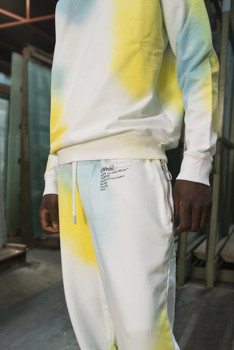 Off-White™ と The Webster が夏の訪れを感じさせる色鮮やかなカプセルコレクションを制作 アンディ・ウォーホルやジャスパー・ジョーンズが活躍した60年代のソーホーが着想源 HYPEBEAST 今年1月に〈Raf Simons（ラフ・シモンズ）〉ともコラボレーションした高感度セレクト『The Webster（ザ・ウェブスター）』がソーホー店オープンを記念して、Virgil Abloh（ヴァージル・アブロー）が主宰する〈Off-White™（オフホワイト）〉を招聘し、カプセルコレクションを制作した。現在は不動産価値が高騰して一等地となってしまったが、Andy Warhol（アンディ・ウォーホル）やJasper Johns（ジャスパー・ジョーンズ）が暮らしていた60年代のソーホーに着想を得た同コレクションでは、今後流行が再燃しそうなタイダイのアイテムやグラデーションロゴを採用したフーディ、Tシャツなどを展開する。〈Off-White™〉x『The Webster』のカプセルは、5月17日（現地時間）より『The Webster』の実店舗ならびにオンラインストアにて発売開始。イメージビジュアルは、上のフォトギャラリーからご確認を。  ちなみに、『HYPEBEAST』が独占密着で撮影したVirgil初のアート展“PAY PER VIEW”のドキュメンタリーはもうチェックした？