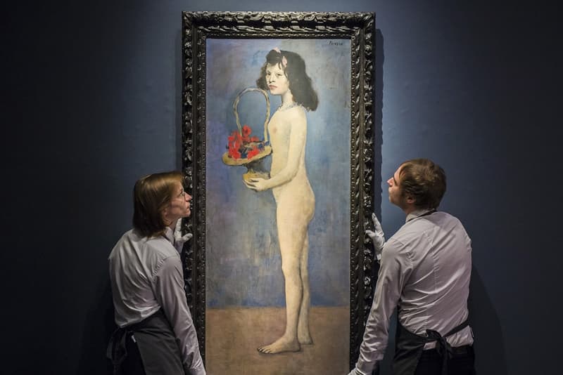 パブロ・ピカソが描いた絵画 “花かごを持つ少女” が約125億円で落札される アメリカの大富豪が出品したおよそ1,600点の落札総額は…… Jean-Michel Basquiat ジャン=ミシェル・バスキア Andy Warhol アンディ・ウォーホル Pablo Picasso パブロ・ピカソ オークションハウス Christie’s クリスティーズ Rockefeller ロックフェラー Young Girl with a Flower Basket 花かごを持つ少女 1億1,500万ドル 約125億円 6億4,600万ドル 約550億円 HYPEBEAST ハイプビースト