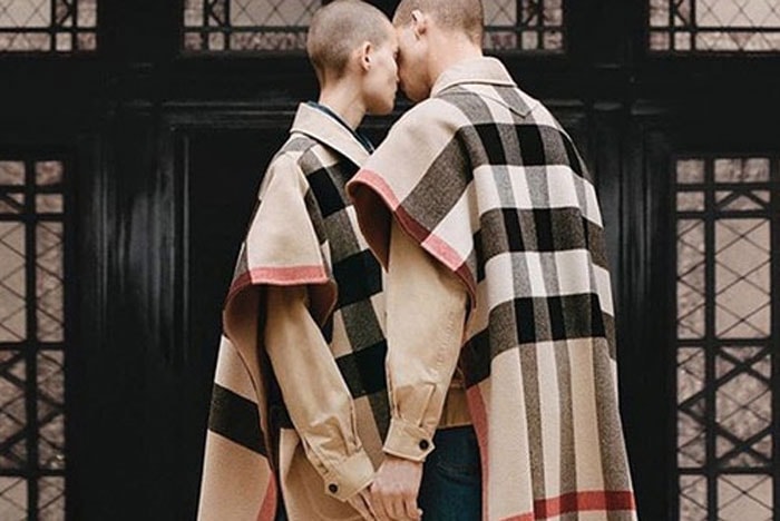 リカルド・ティッシが Burberry で手がける初コレクションの一部を公開