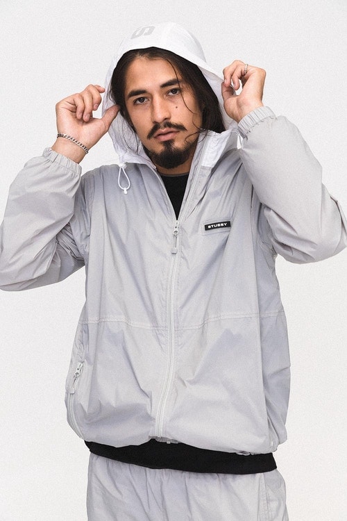 特殊な技法を取り入れ新境地を開拓した STÜSSY 2018年夏コレクション レトロな雰囲気から一転し、サイケデリックな柄やステッチングを採用したミリタリーウェアが多数登場 STÜSSY ステューシー 2018年夏コレクション サイケデリックカルチャー ミリタリーウェア パターン ステッチング プリント技法な タイダイ染 デニムジャケット 開襟シャツ チェッカーボード柄 コーチジャケット チャプター Stüssy.jp HYPEBEAST ハイプビースト