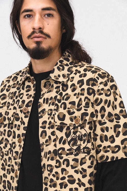 特殊な技法を取り入れ新境地を開拓した STÜSSY 2018年夏コレクション レトロな雰囲気から一転し、サイケデリックな柄やステッチングを採用したミリタリーウェアが多数登場 STÜSSY ステューシー 2018年夏コレクション サイケデリックカルチャー ミリタリーウェア パターン ステッチング プリント技法な タイダイ染 デニムジャケット 開襟シャツ チェッカーボード柄 コーチジャケット チャプター Stüssy.jp HYPEBEAST ハイプビースト