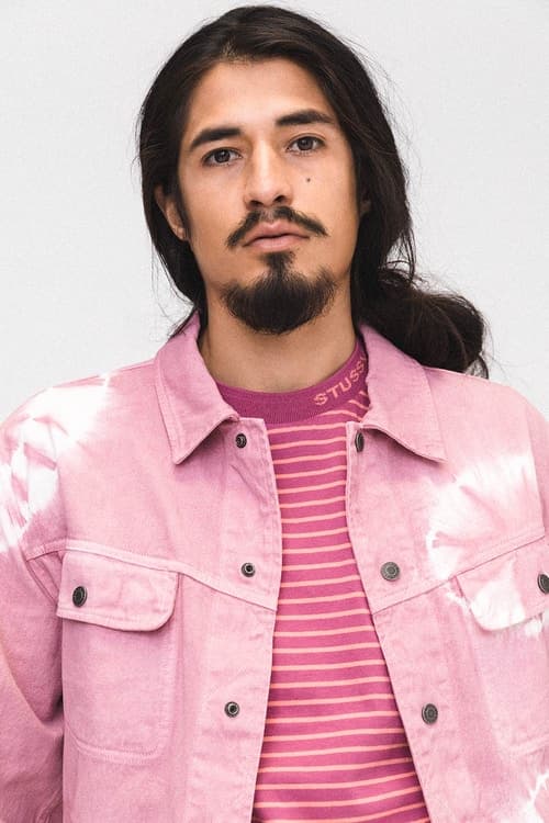 特殊な技法を取り入れ新境地を開拓した STÜSSY 2018年夏コレクション レトロな雰囲気から一転し、サイケデリックな柄やステッチングを採用したミリタリーウェアが多数登場 STÜSSY ステューシー 2018年夏コレクション サイケデリックカルチャー ミリタリーウェア パターン ステッチング プリント技法な タイダイ染 デニムジャケット 開襟シャツ チェッカーボード柄 コーチジャケット チャプター Stüssy.jp HYPEBEAST ハイプビースト
