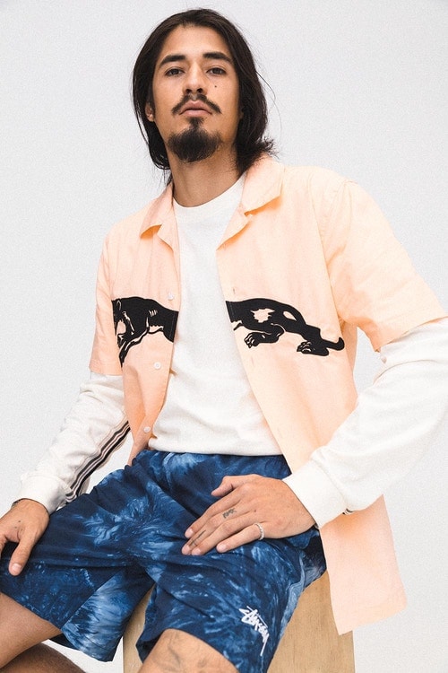 特殊な技法を取り入れ新境地を開拓した STÜSSY 2018年夏コレクション レトロな雰囲気から一転し、サイケデリックな柄やステッチングを採用したミリタリーウェアが多数登場 STÜSSY ステューシー 2018年夏コレクション サイケデリックカルチャー ミリタリーウェア パターン ステッチング プリント技法な タイダイ染 デニムジャケット 開襟シャツ チェッカーボード柄 コーチジャケット チャプター Stüssy.jp HYPEBEAST ハイプビースト